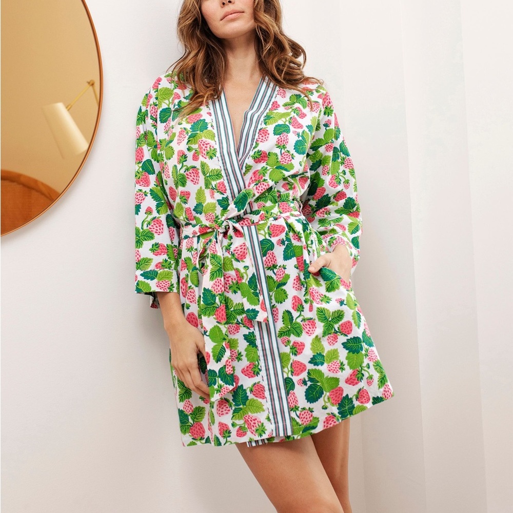 Printfresh strawberry fields short cotton robe